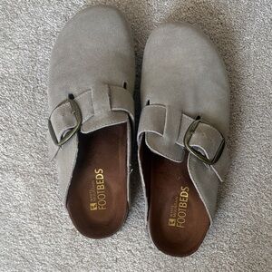 White Mountain khaki Suede Mules